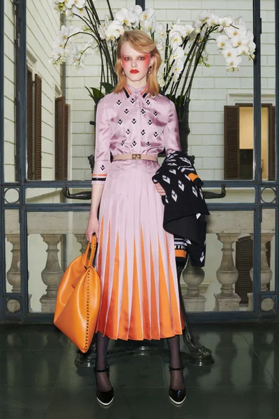 Look 12